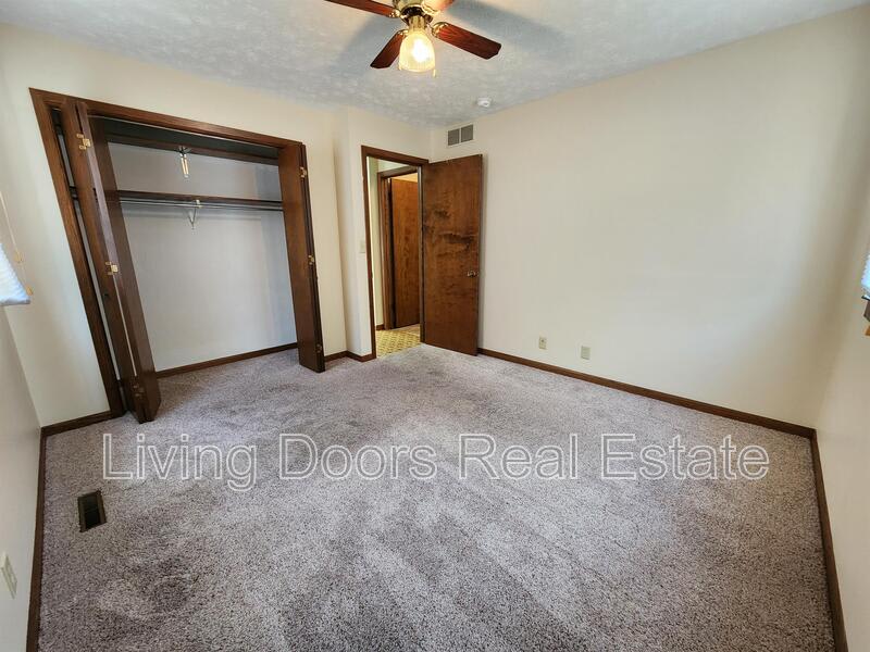 2043 South St – photo 4