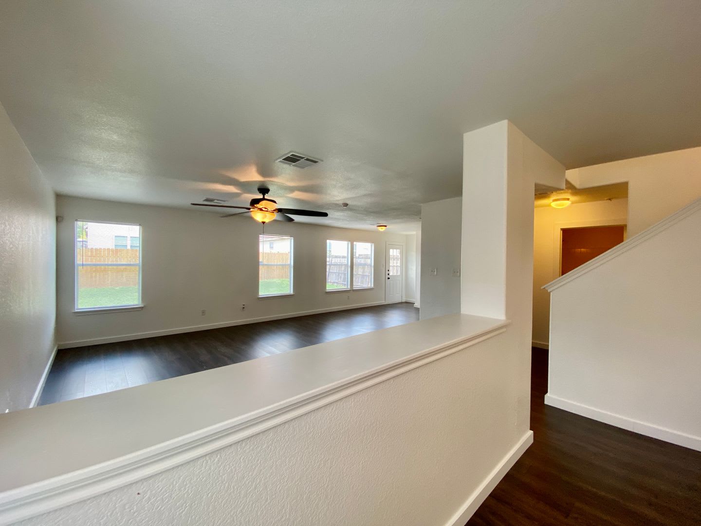 4 Bedroom, 3 Bathroom in Del Valle!! – photo 4