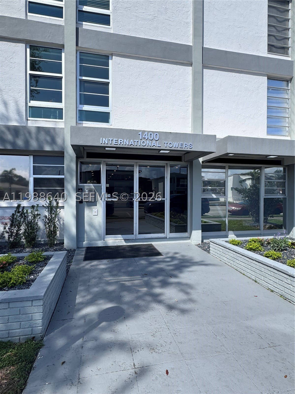 1400 SW 27th Ave – photo 3
