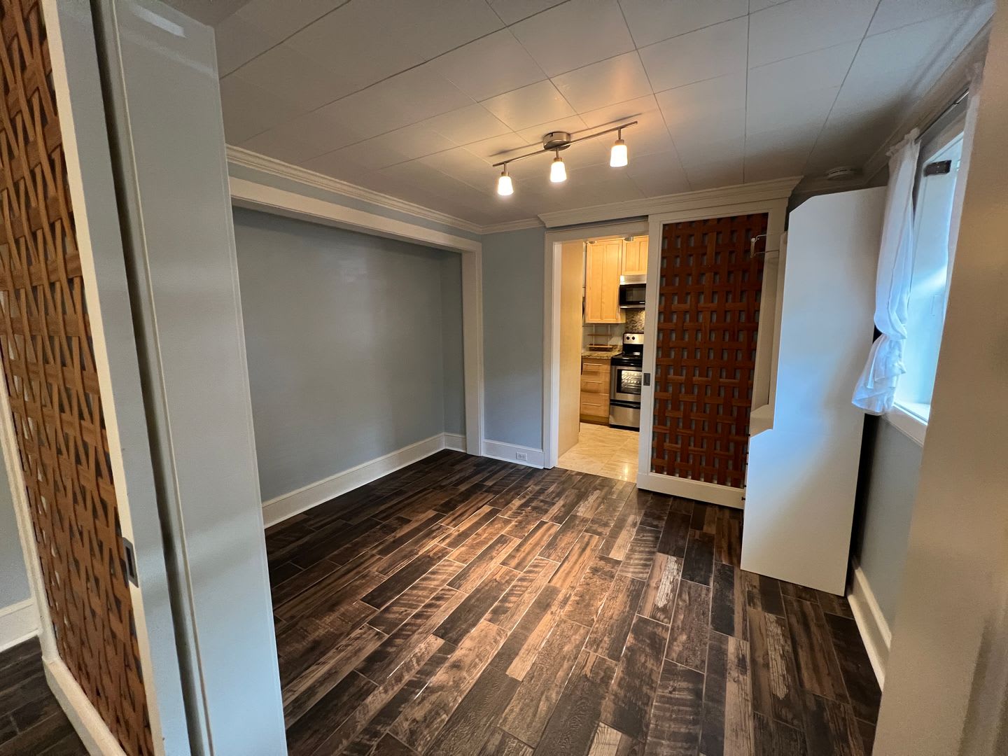 Charming North Capitol Hill Vintage Condo – Modern Comforts & Ideal Location – photo 4