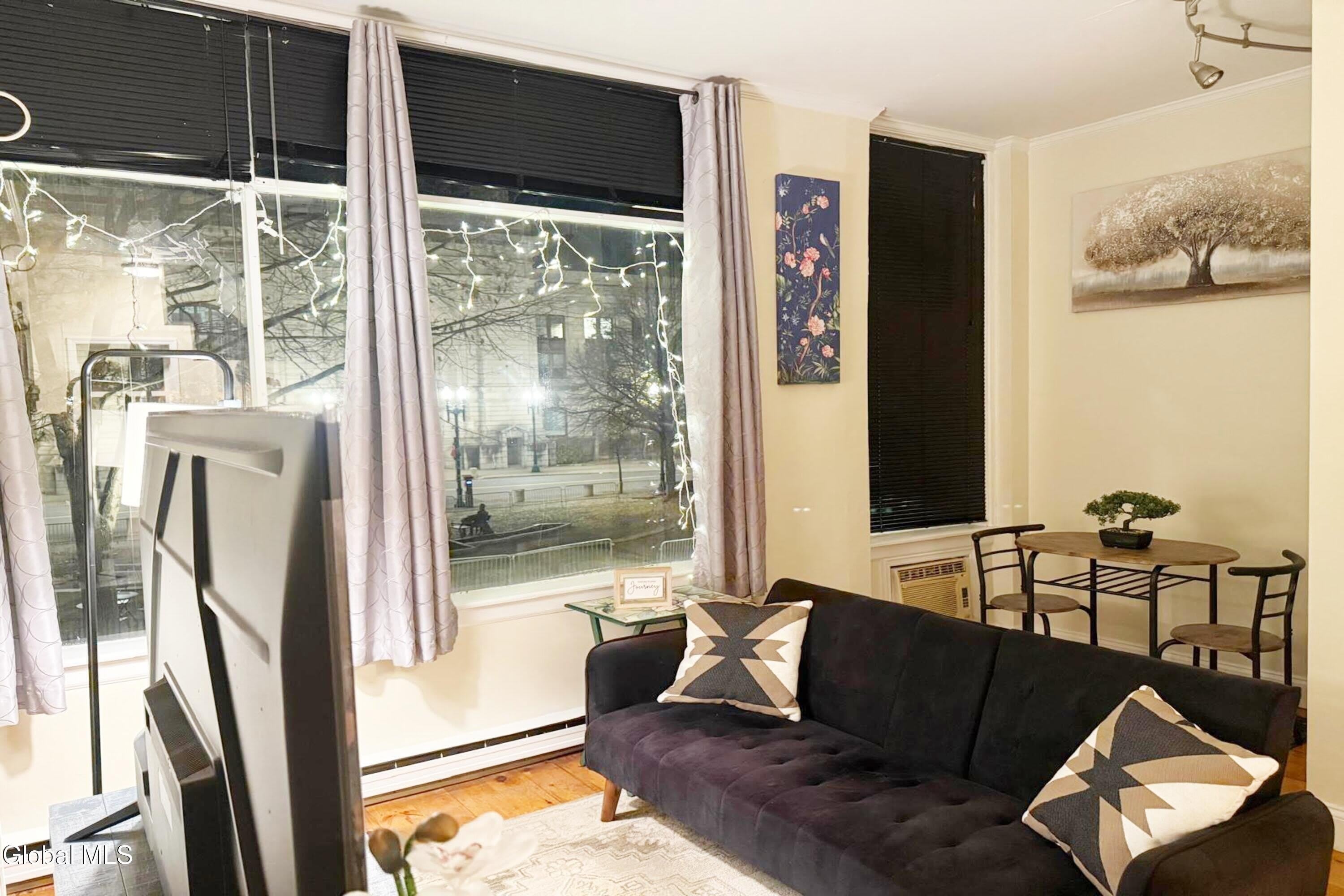 54 James Street – photo 3