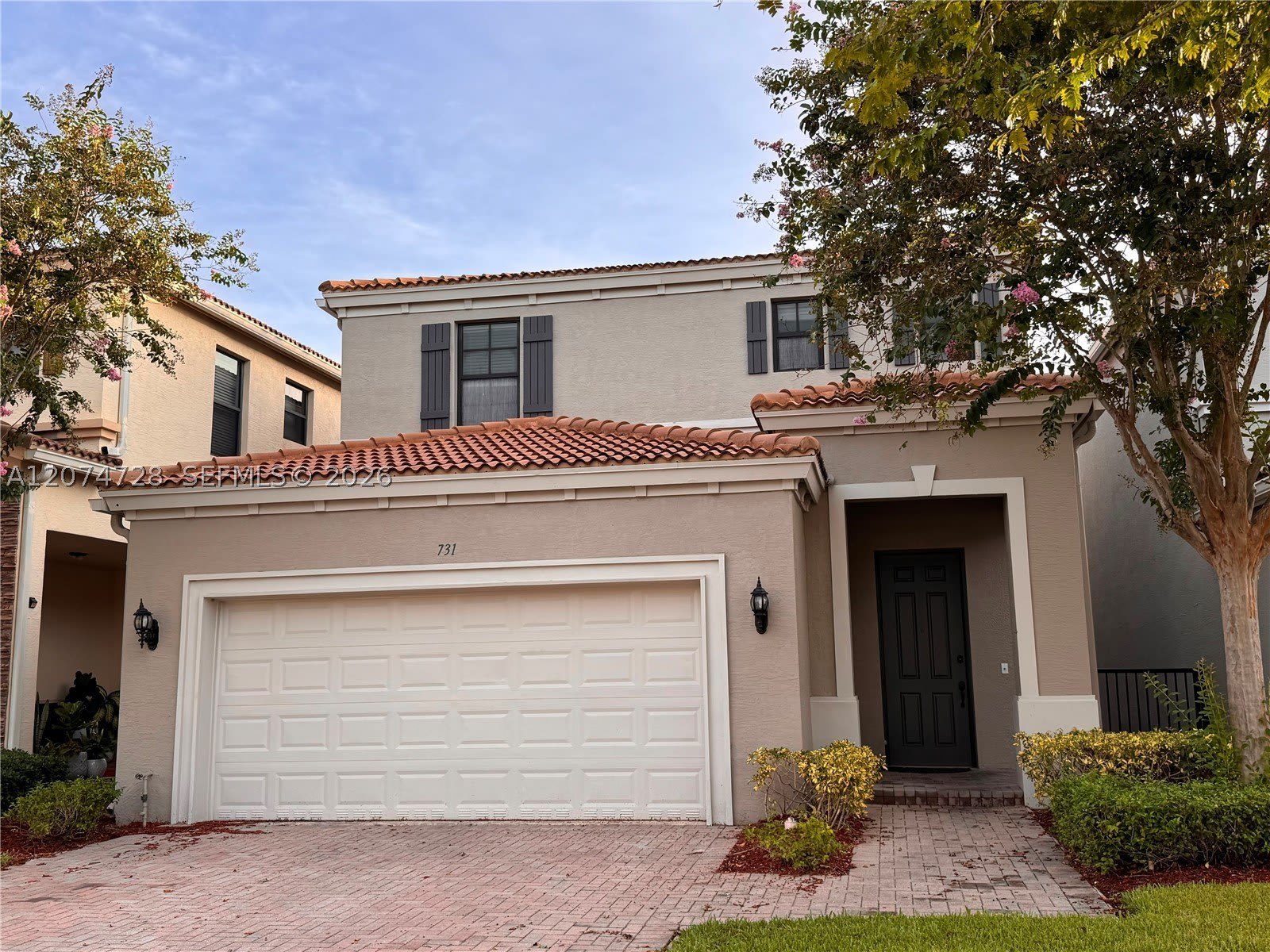 731 NE 193rd St – photo 1