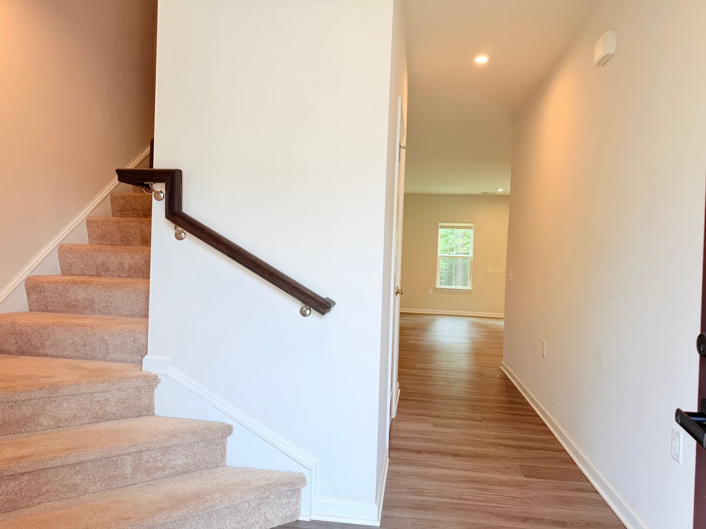 Like New Townhome – photo 2