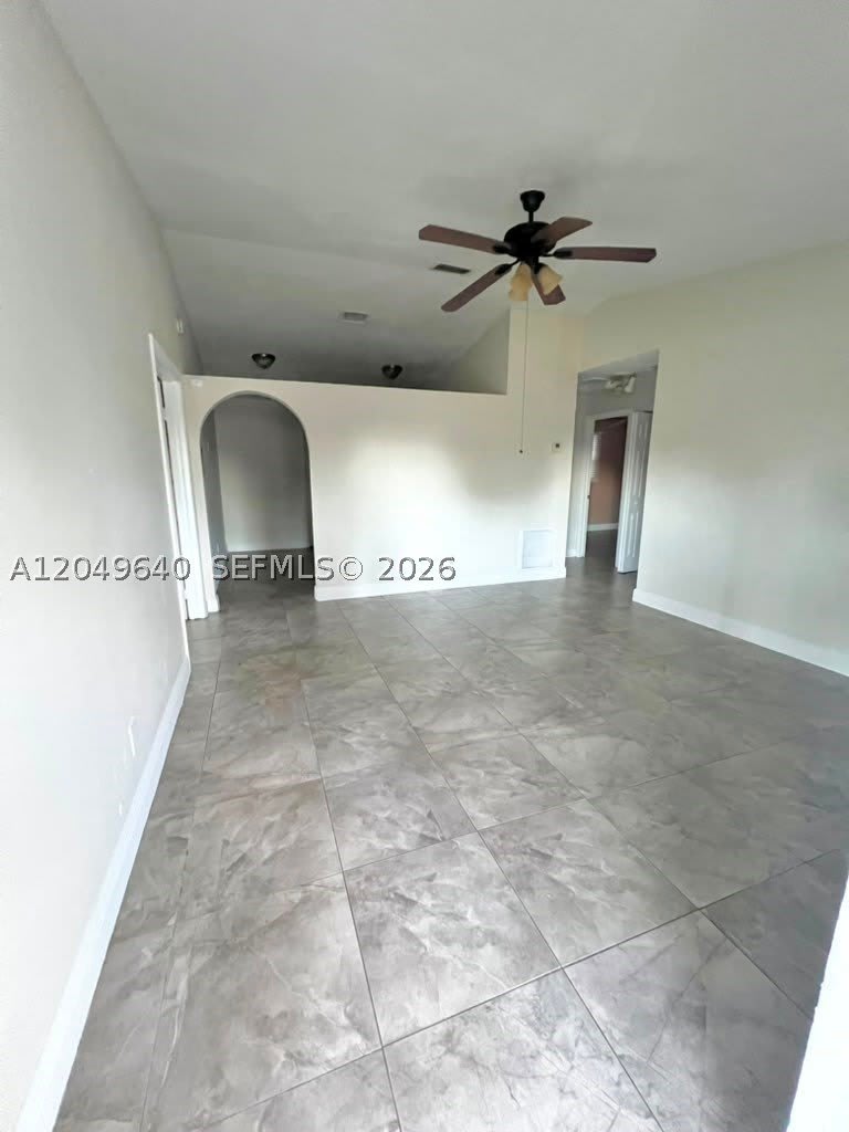2201 Scott St – photo 3