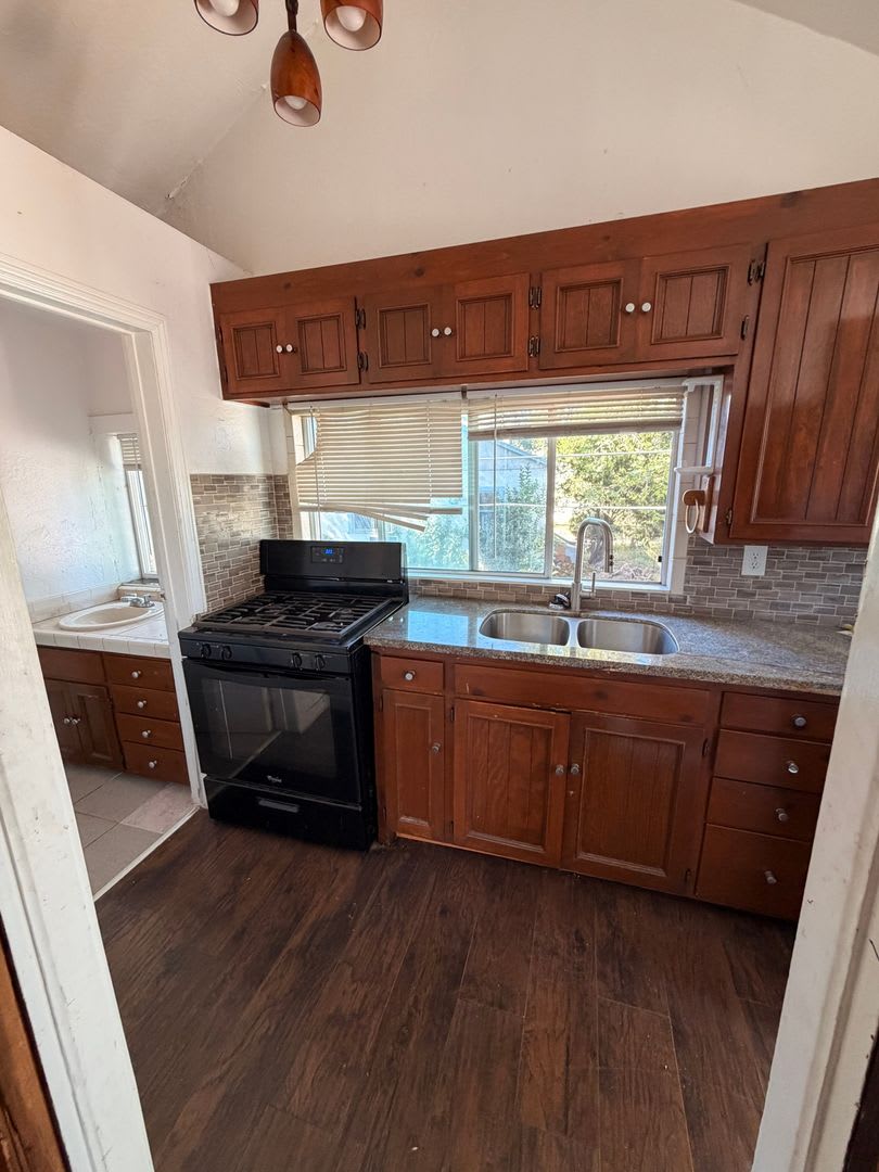 Charming 1Br Duplex In Sacramento – photo 1