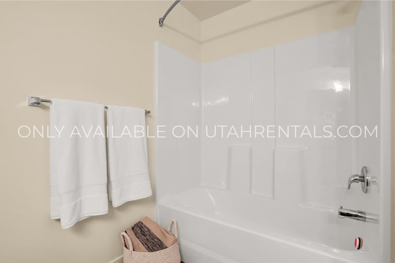 456 West Main Street – photo 5