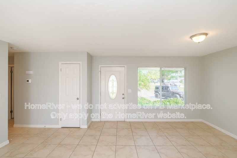 1628 Arizona Ave NE – photo 3