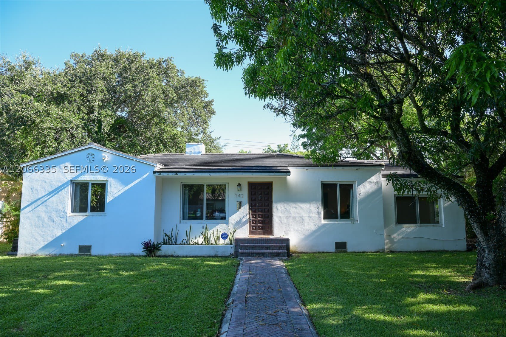 142 NW 98th St – photo 1