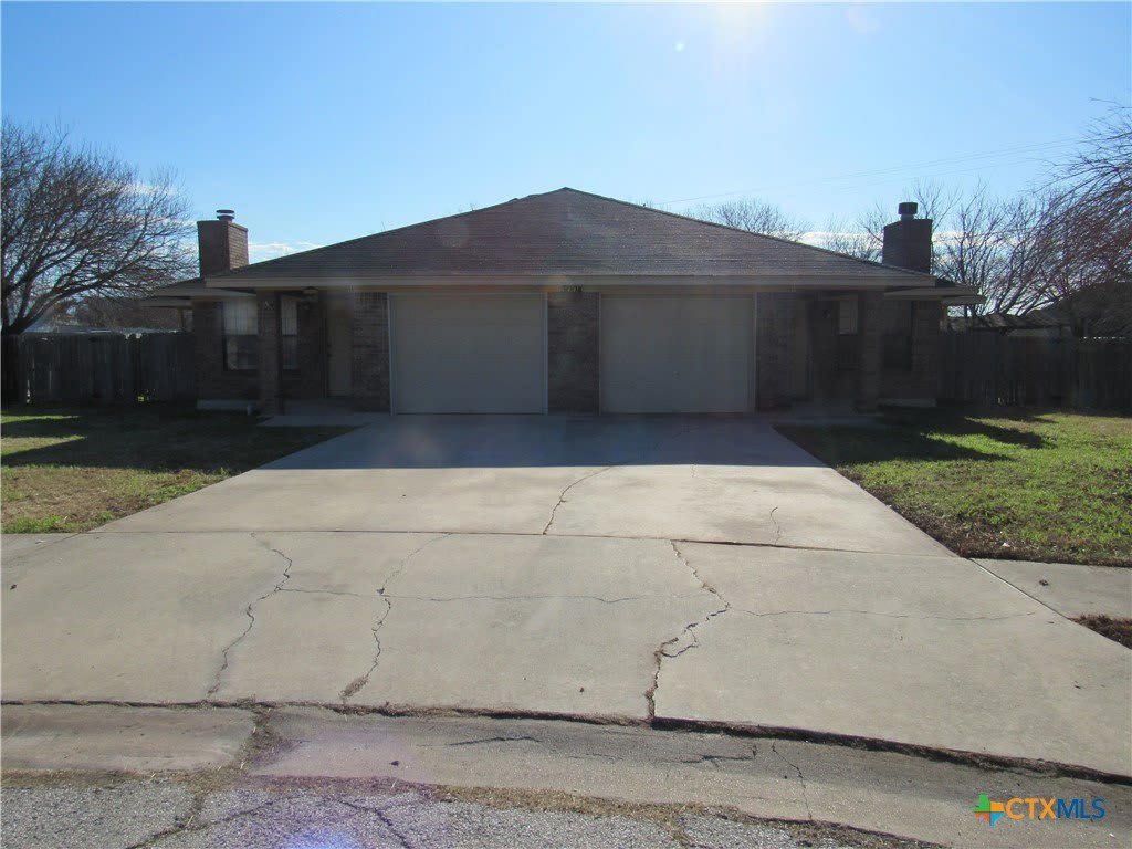 3004 Honeysuckle Circle – photo 1