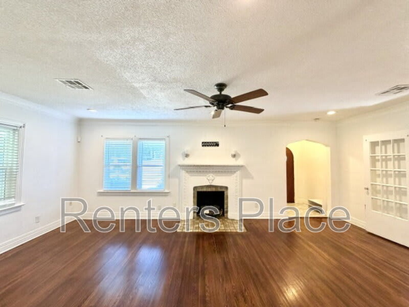 2233 N Denver Blvd. – photo 4