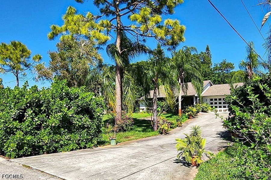 18401 Huckleberry Road – photo 1