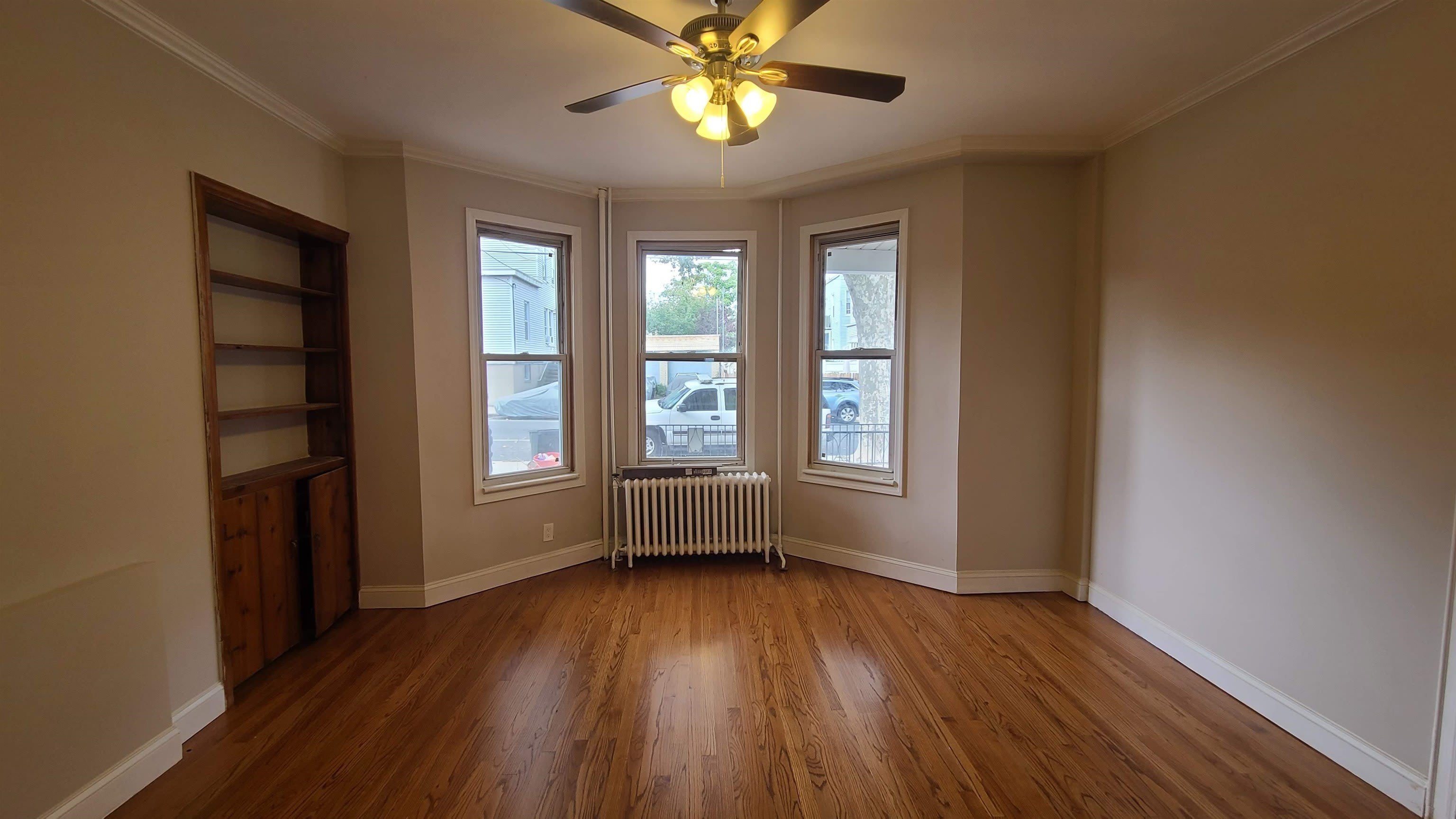 476 GREGORY AVE – photo 2