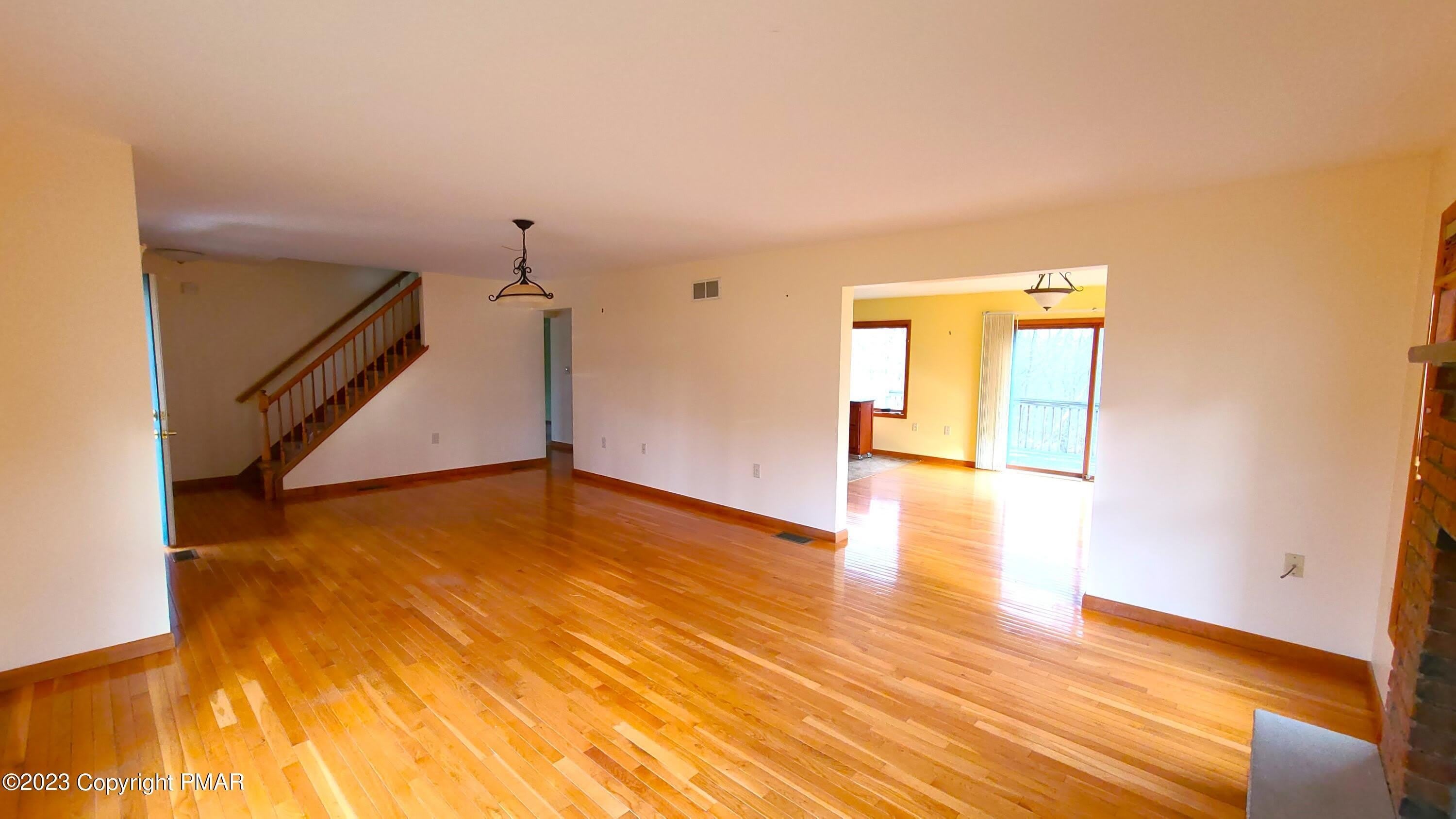 907 Thornberry Court – photo 3