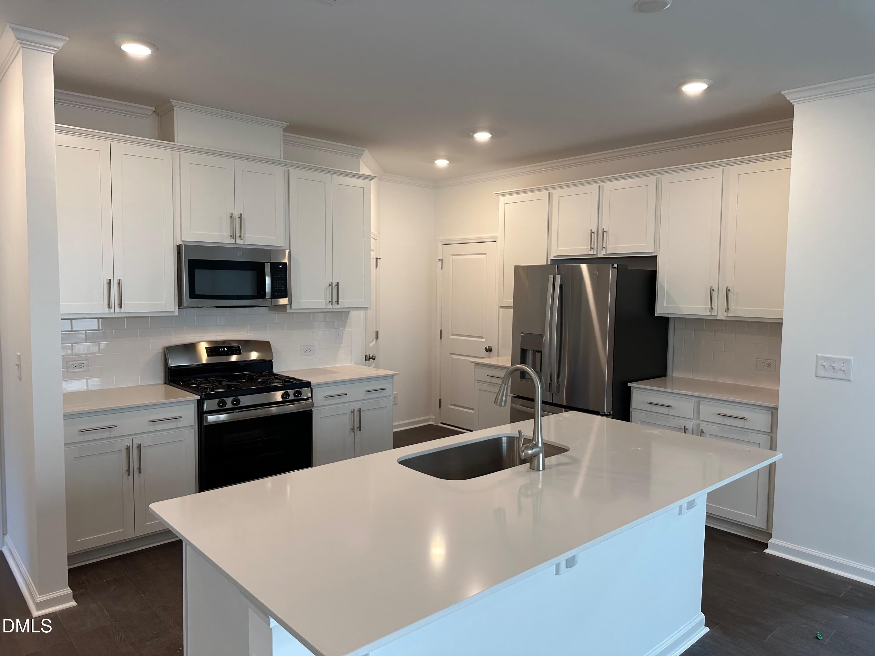 1033 Red Finch Way – photo 3