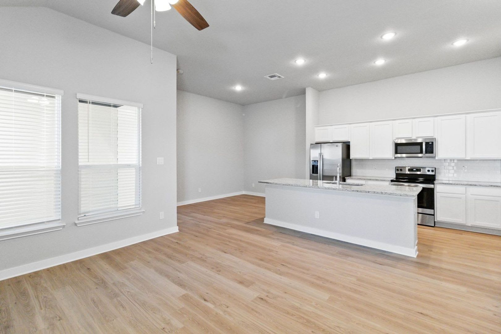 Large Newly Constructed Luxury Townhome – photo 5