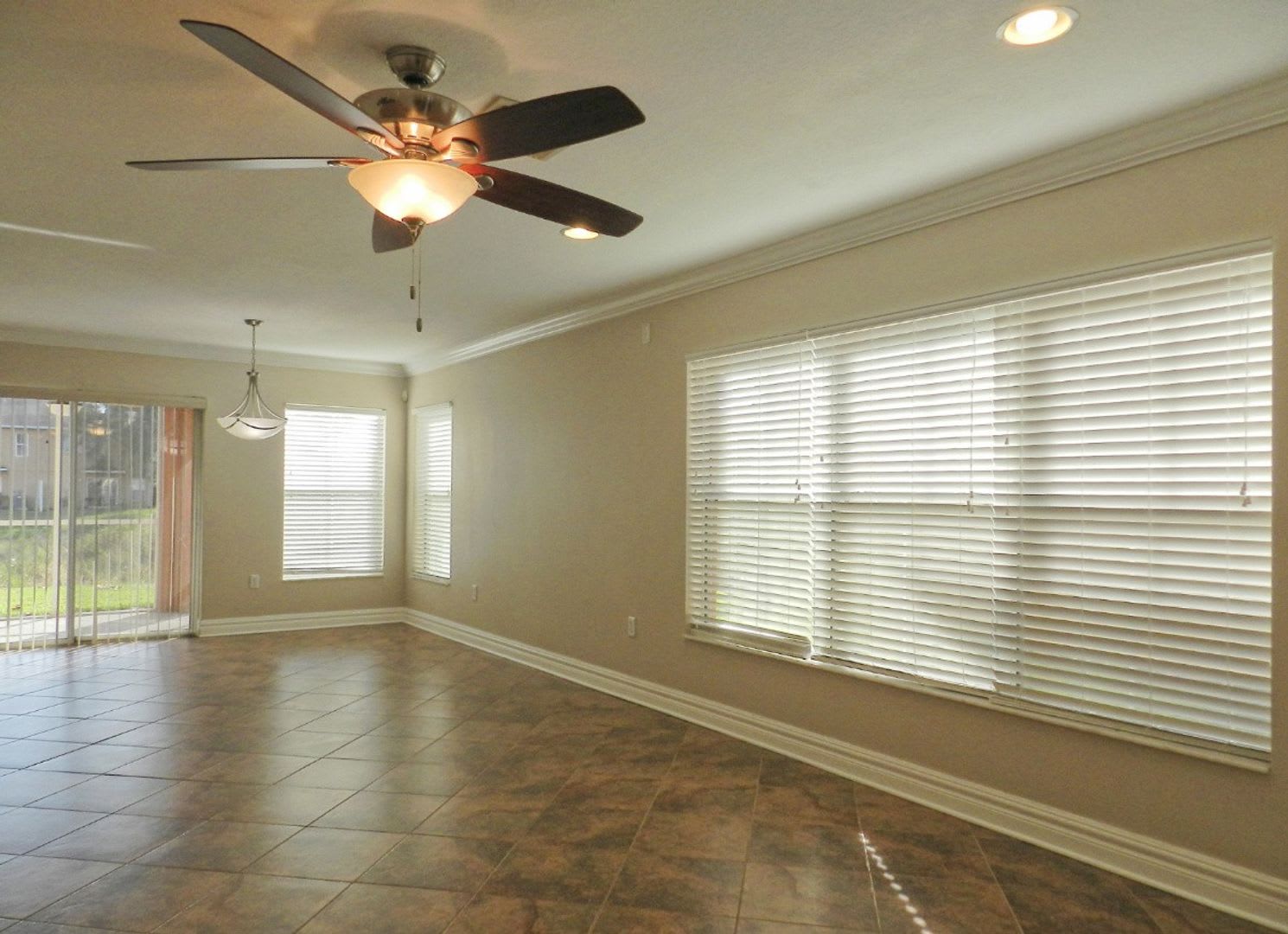 Quality Townhome In Convenient Location! – photo 5