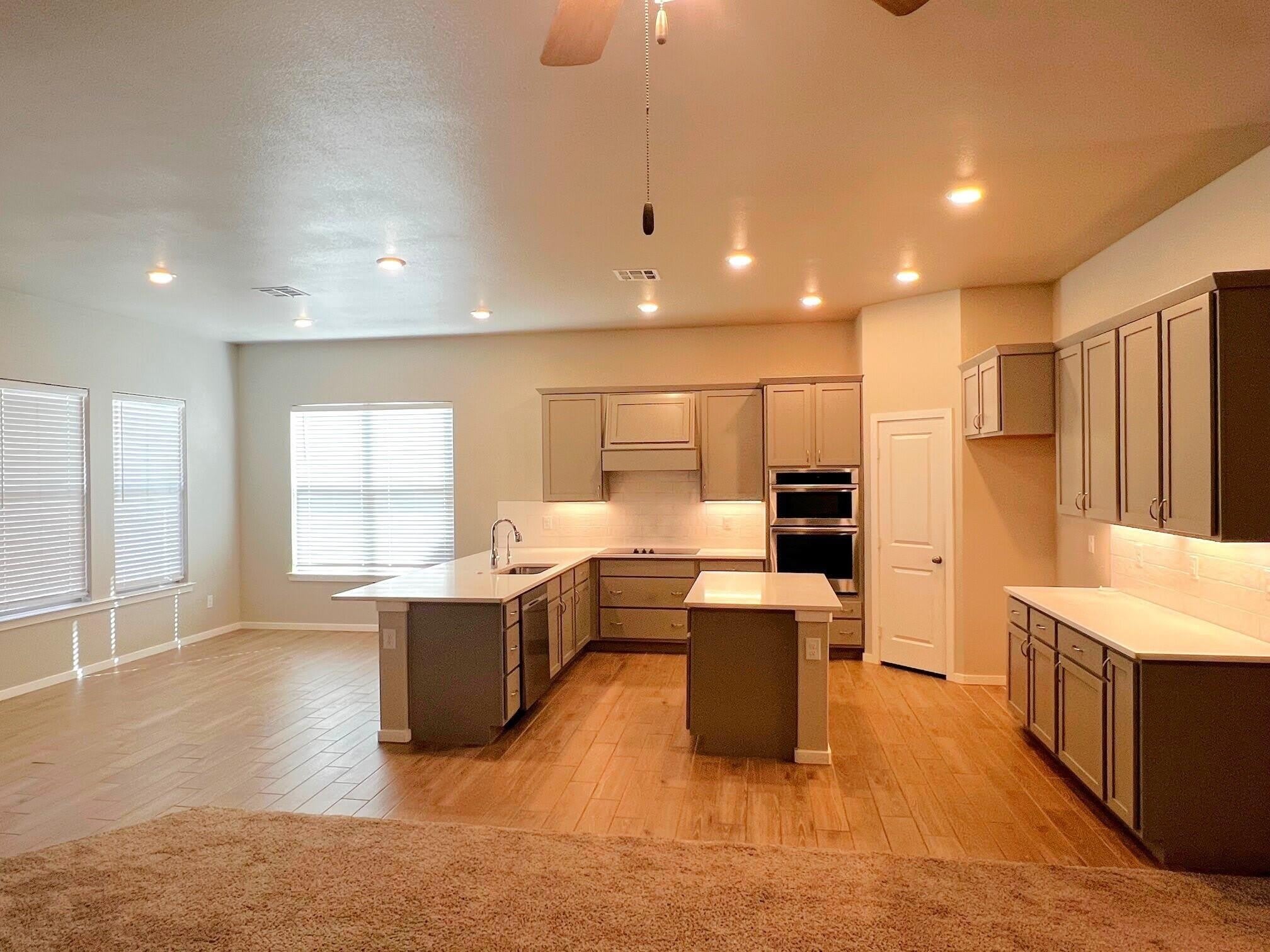 9807 Viola Avenue – photo 4