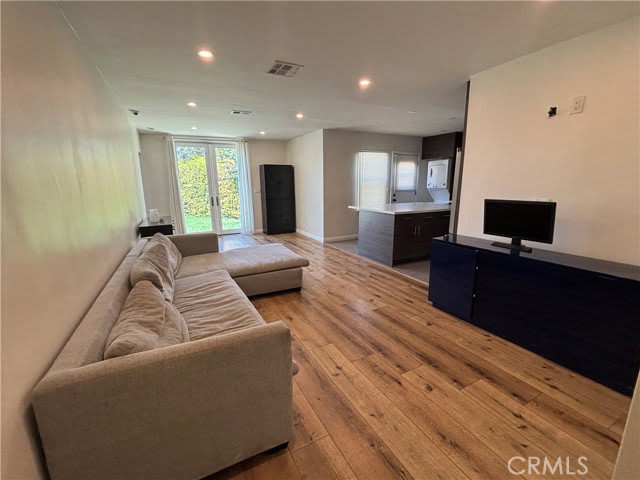 6529 Aura Avenue – photo 5