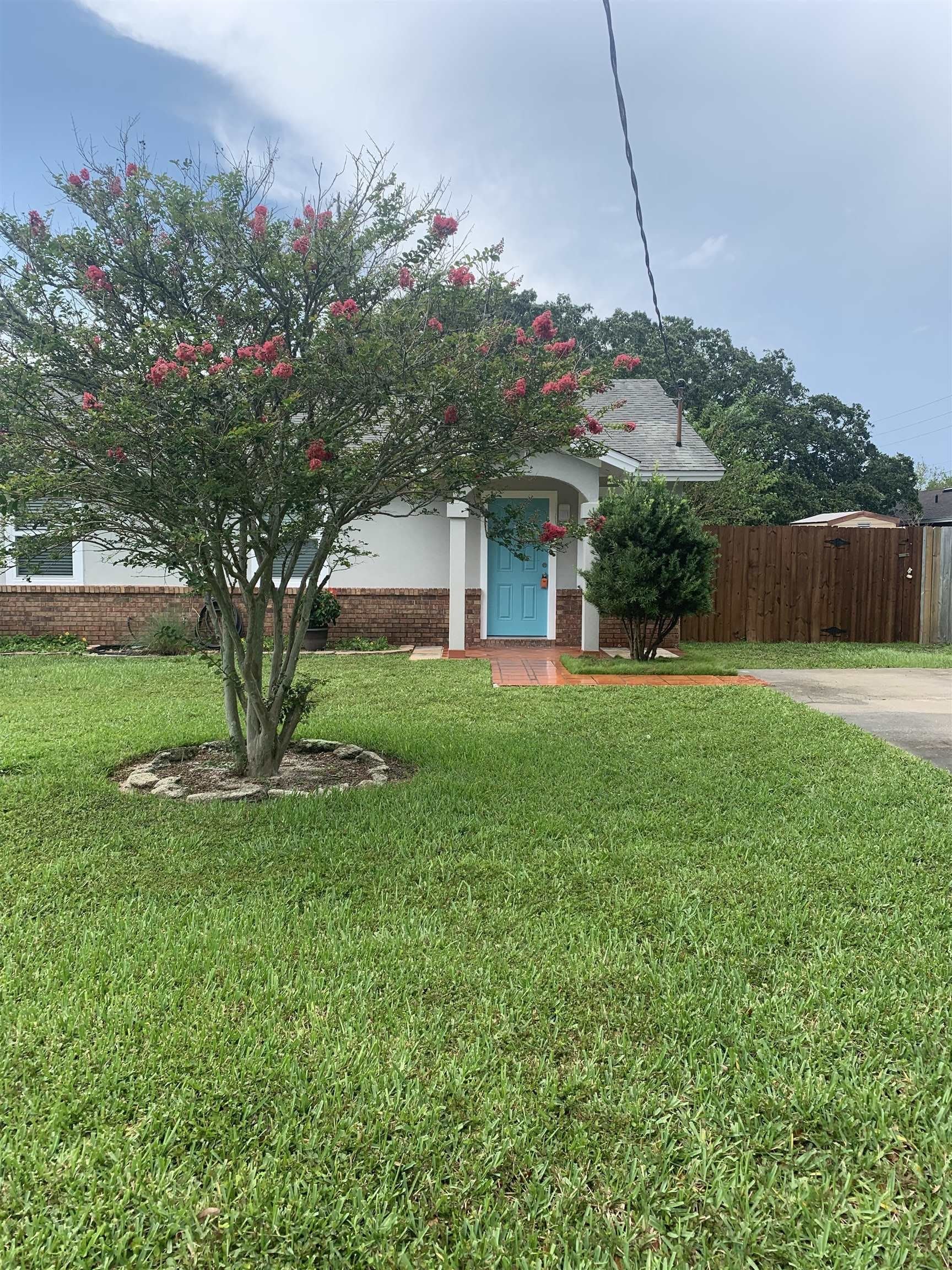 290 Floridian Ave – photo 2