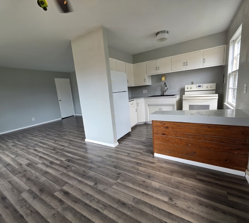 112 Andrew Avenue – photo 2
