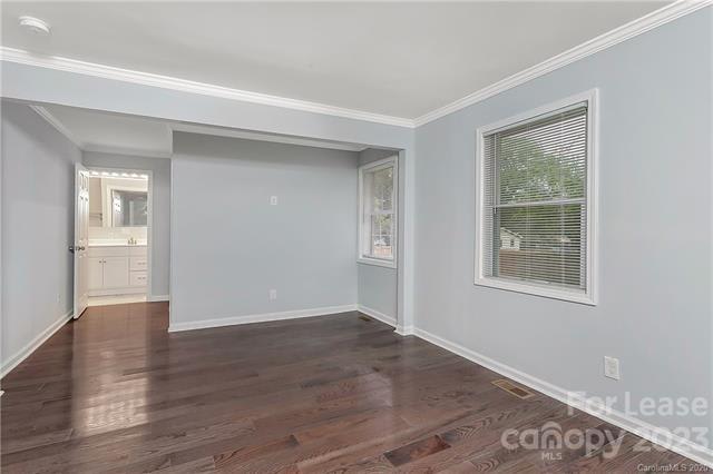 1032 Holland Ave – photo 4