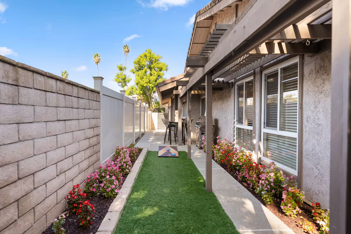 2718 Nectarine Avenue – photo 5