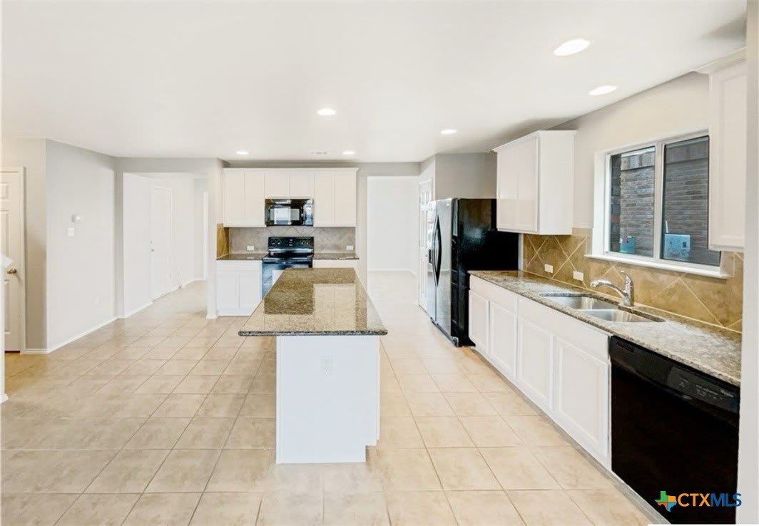 1321 Daffodil Drive – photo 4