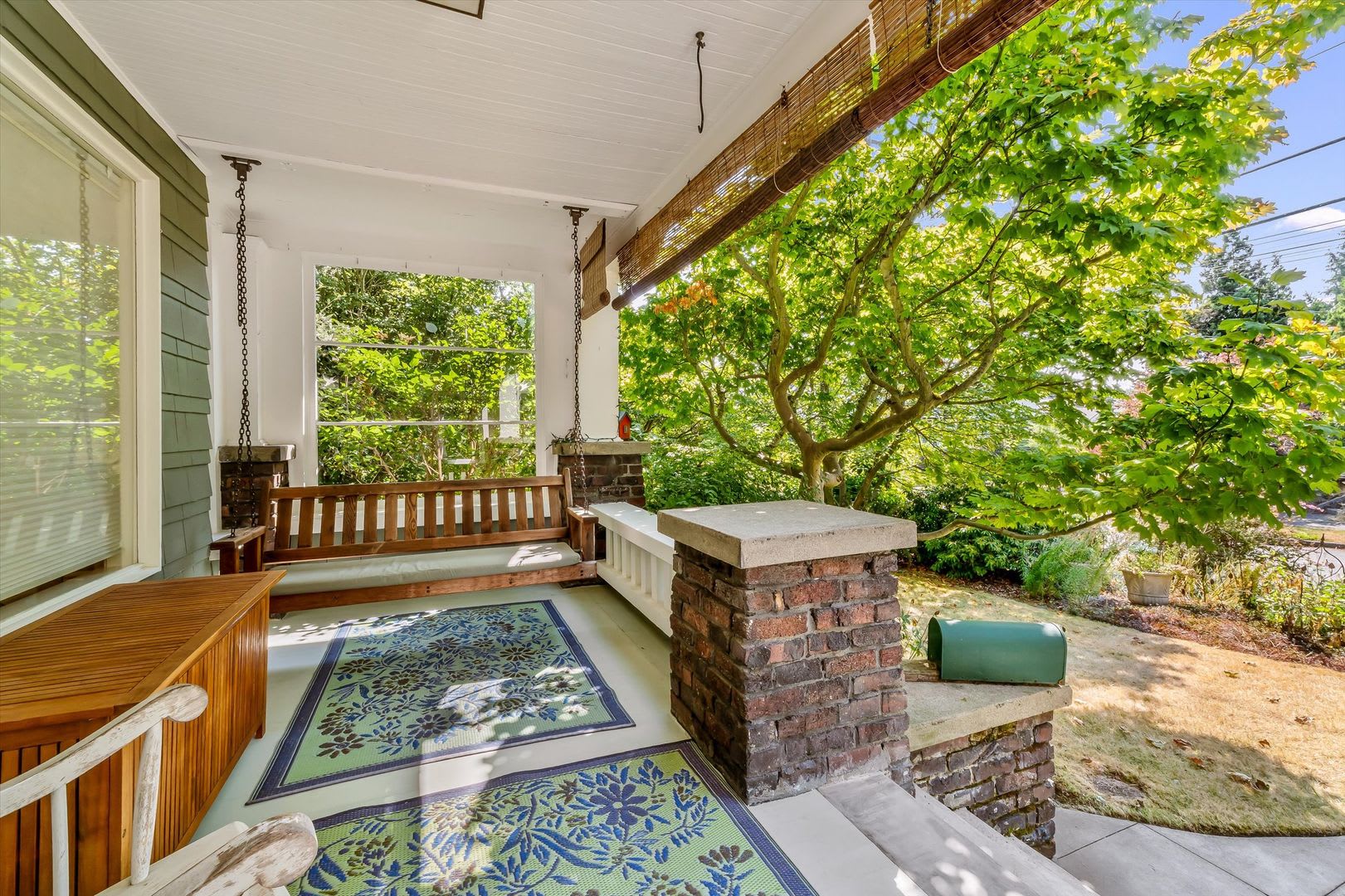 Beautiful 4-Bedroom Home with Rooftop Deck & Water Views in Prime Wallingford – photo 5