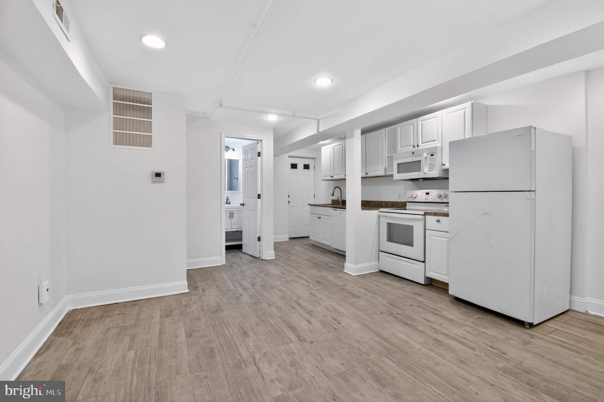 1707 N CAPITOL Street NE – photo 4