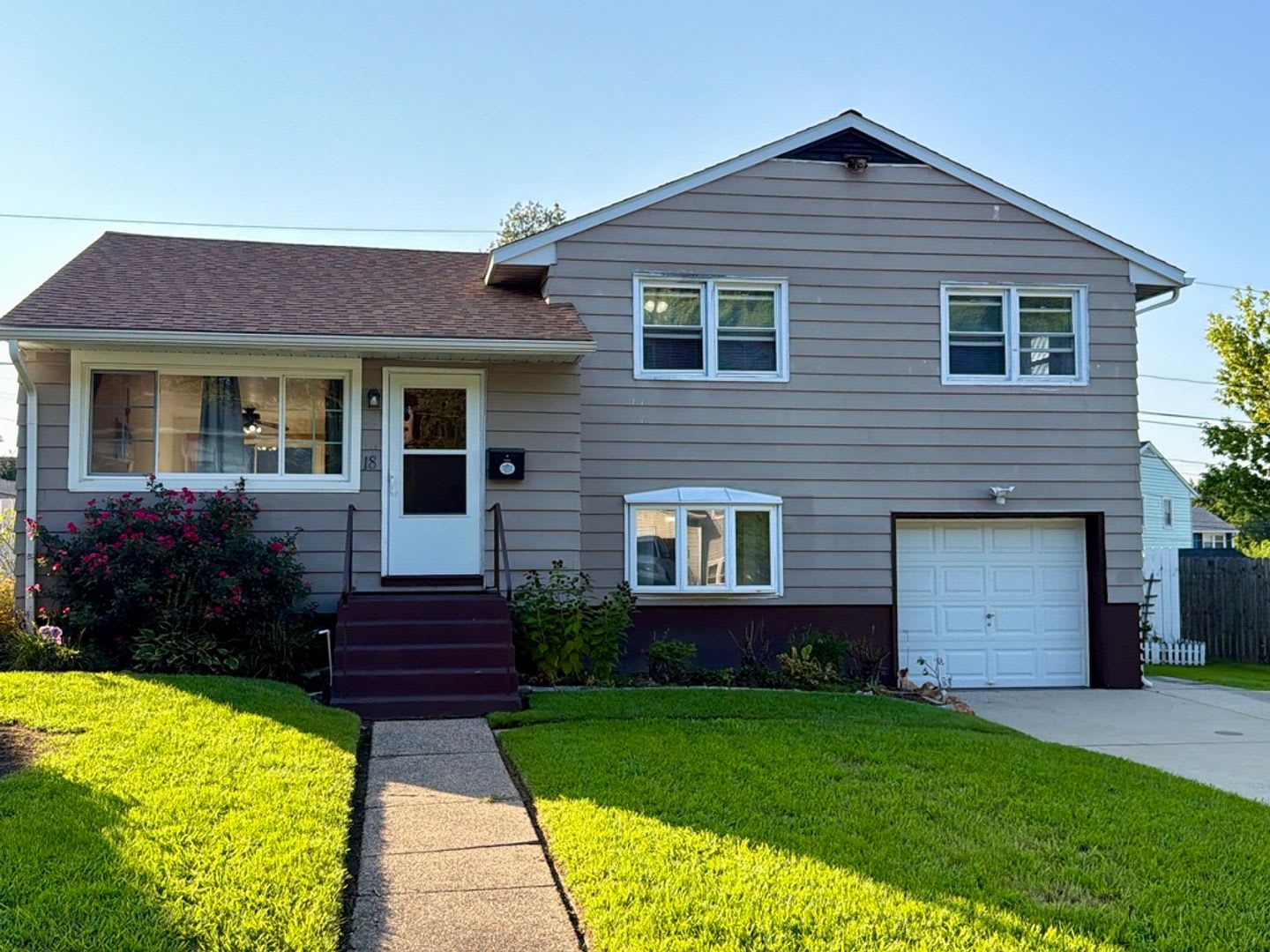 Welcome to 18 Aquilla Ave! – photo 1