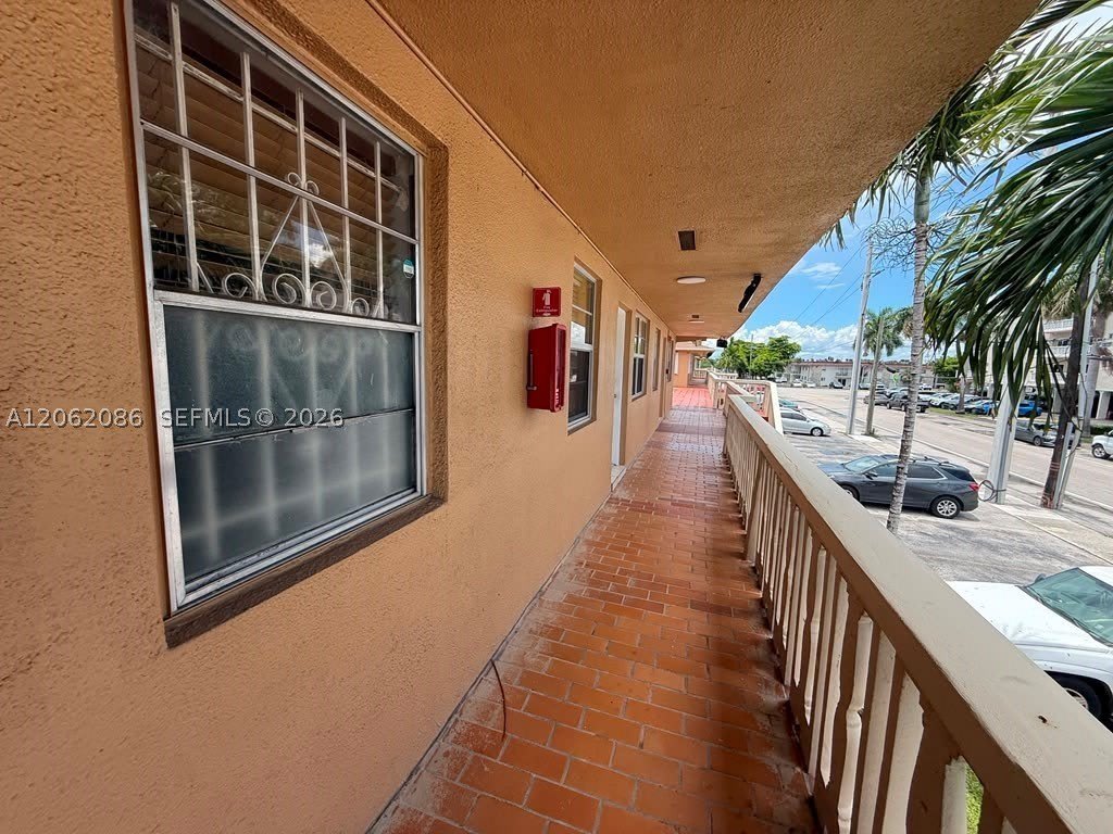 1154 W 35th St – photo 2