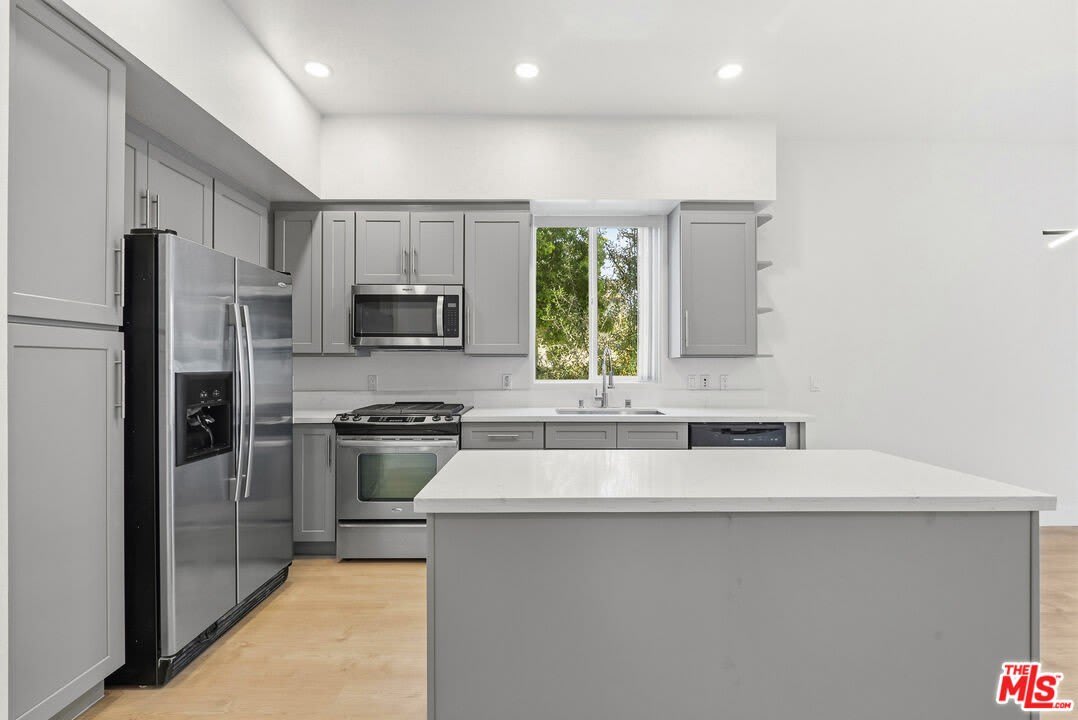 12920 Runway Rd – photo 4