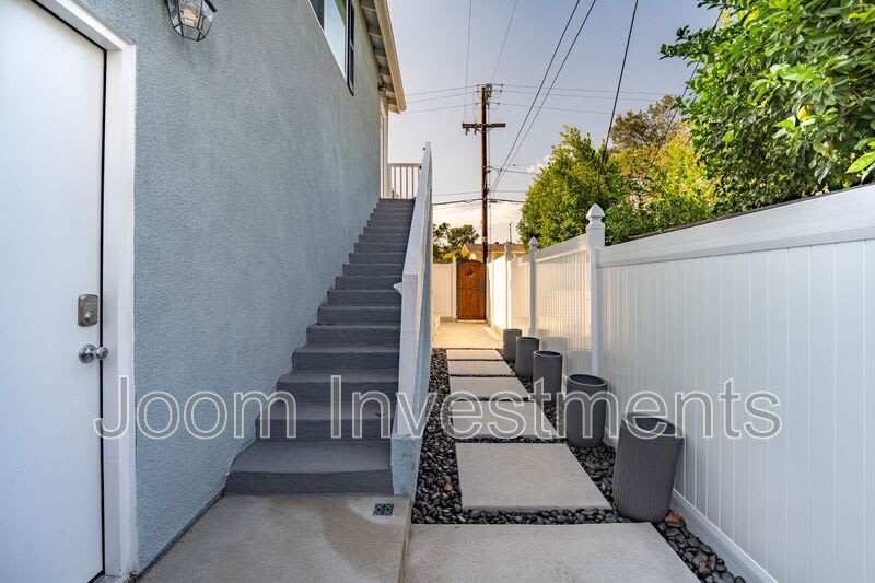 1668 Belford Ave – photo 4