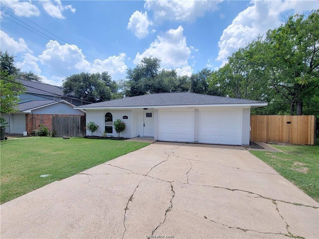 1409 Broadmoor Drive – photo 1