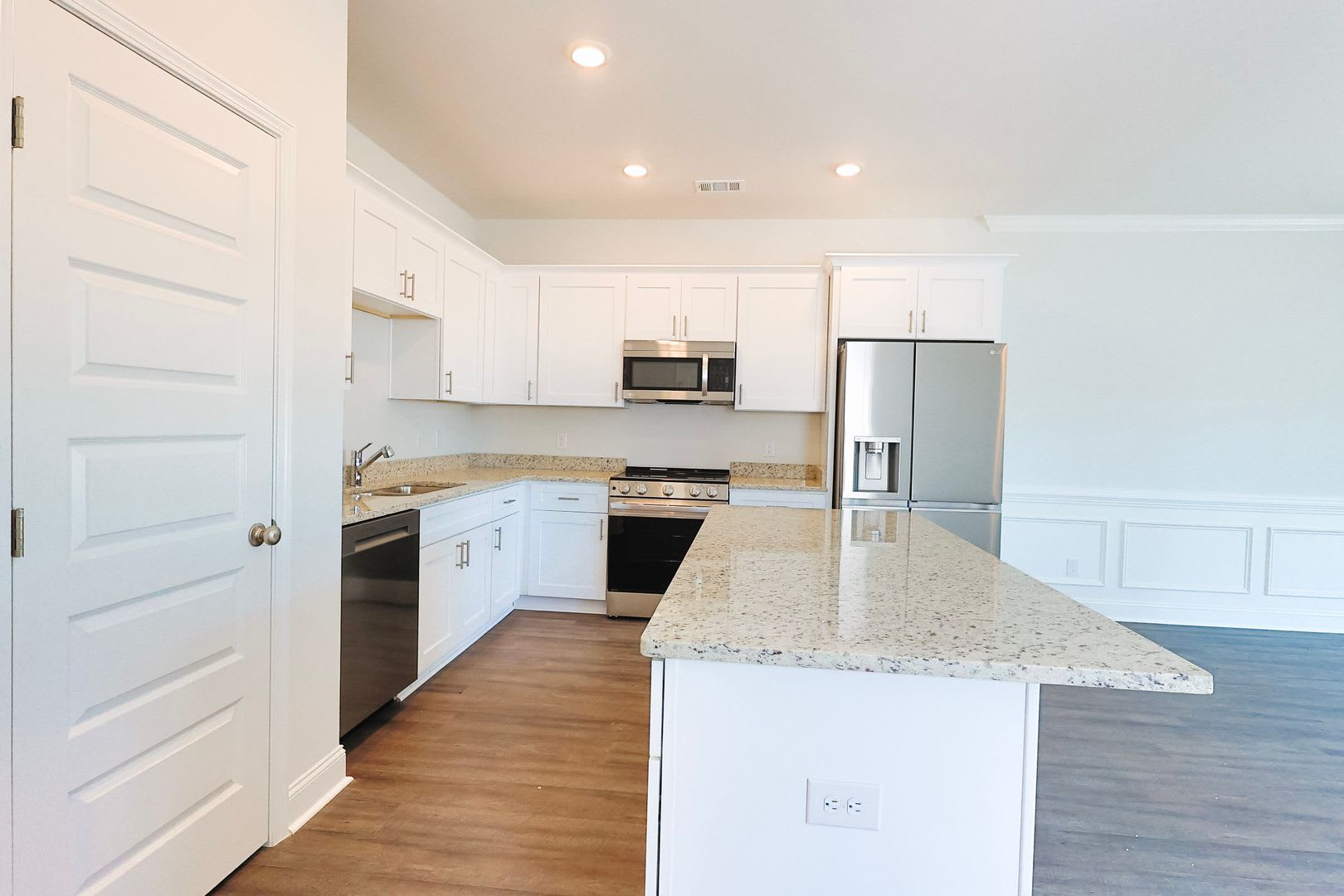 570 Governor Treutlen Circle – photo 3