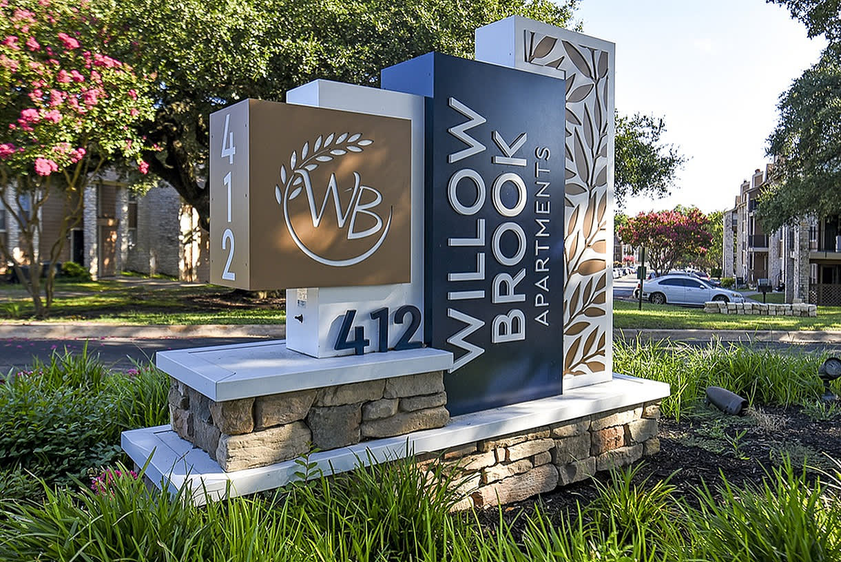 Willow Brook Apartment Homes – photo 1