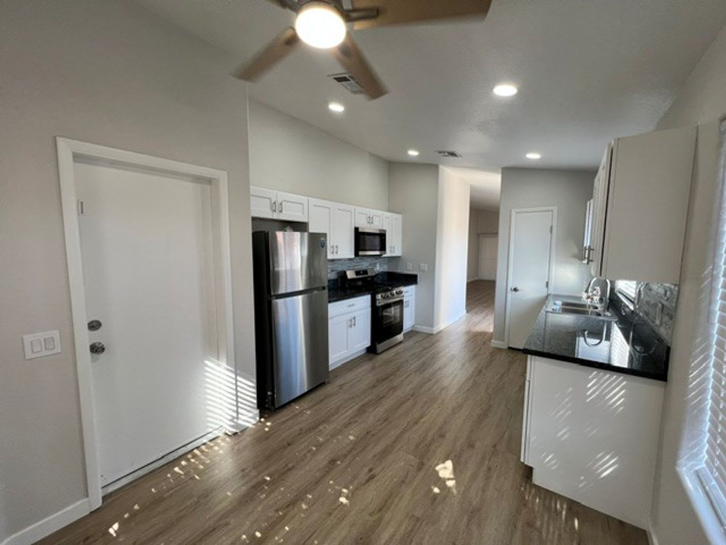 7800 Seychelles Court, Las Vegas, NV 89129 – photo 3