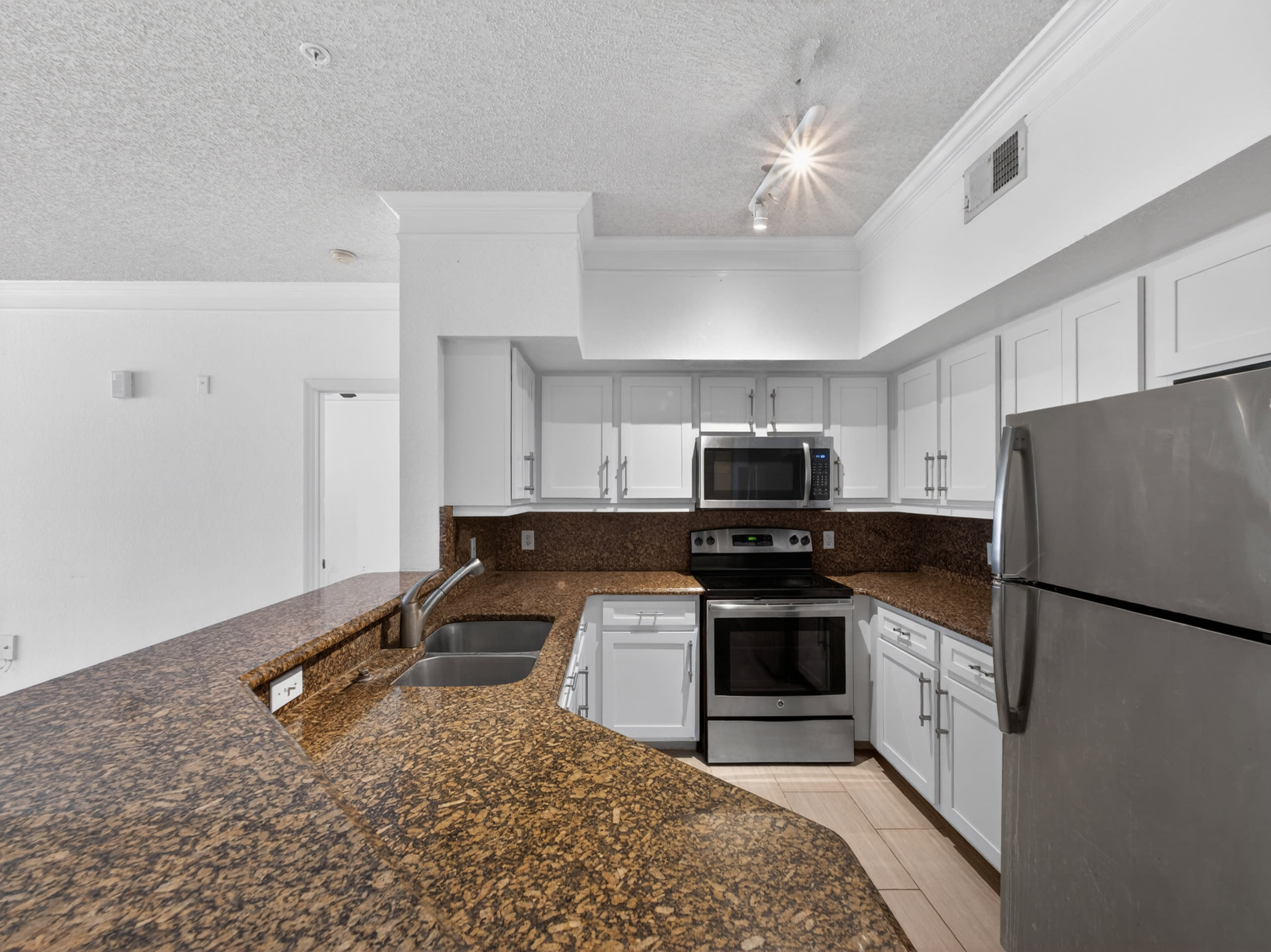 13003 Plantation Park Circle – photo 4