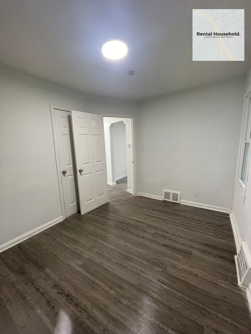Recently Updated 3 Bedroom Single Family Home Move In Ready – photo 4