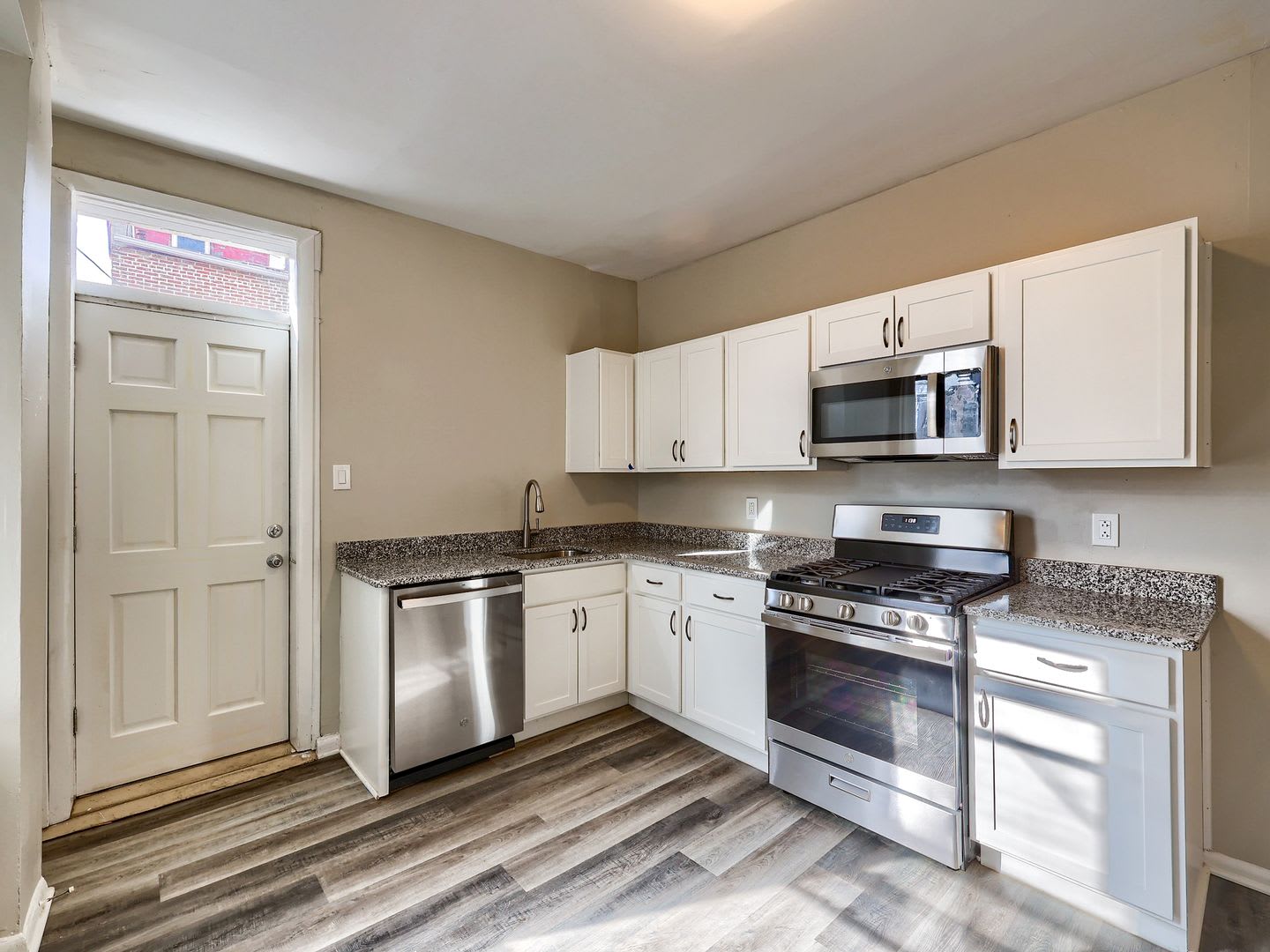 Single Family Home In Midtown – photo 3
