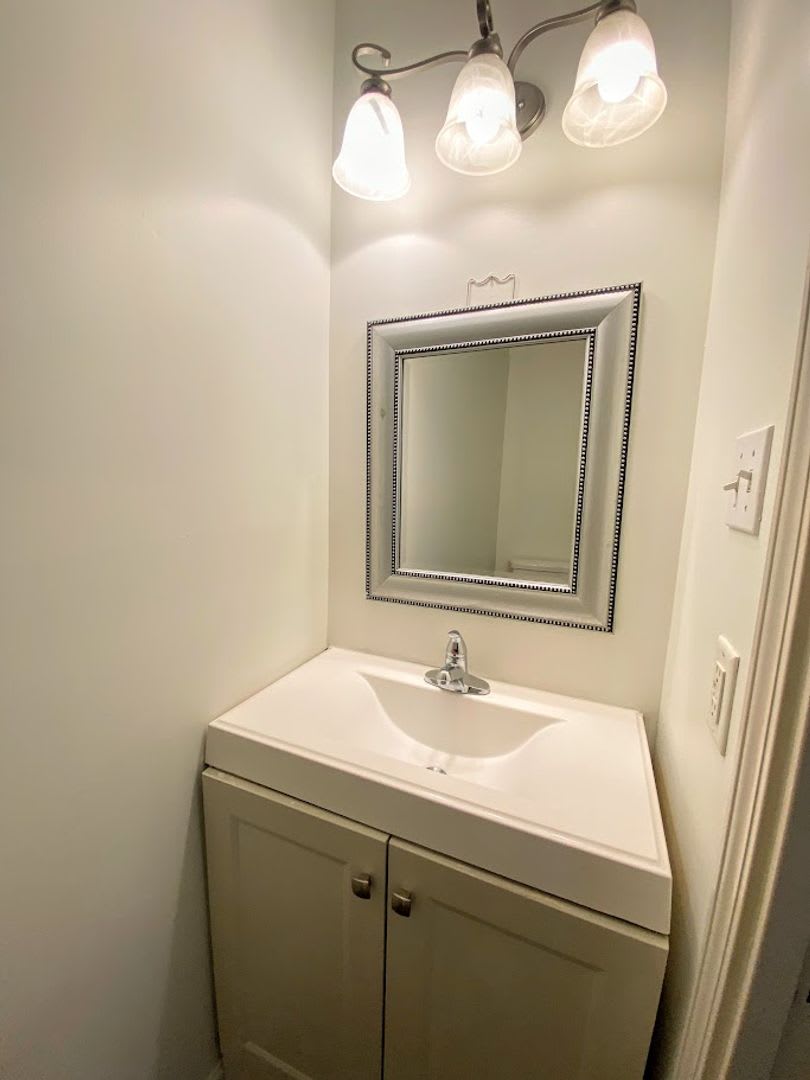 Move-In Special! 2-Bedroom, 2.5-Bath Townhome Located Across from McNeese Campus! – photo 5