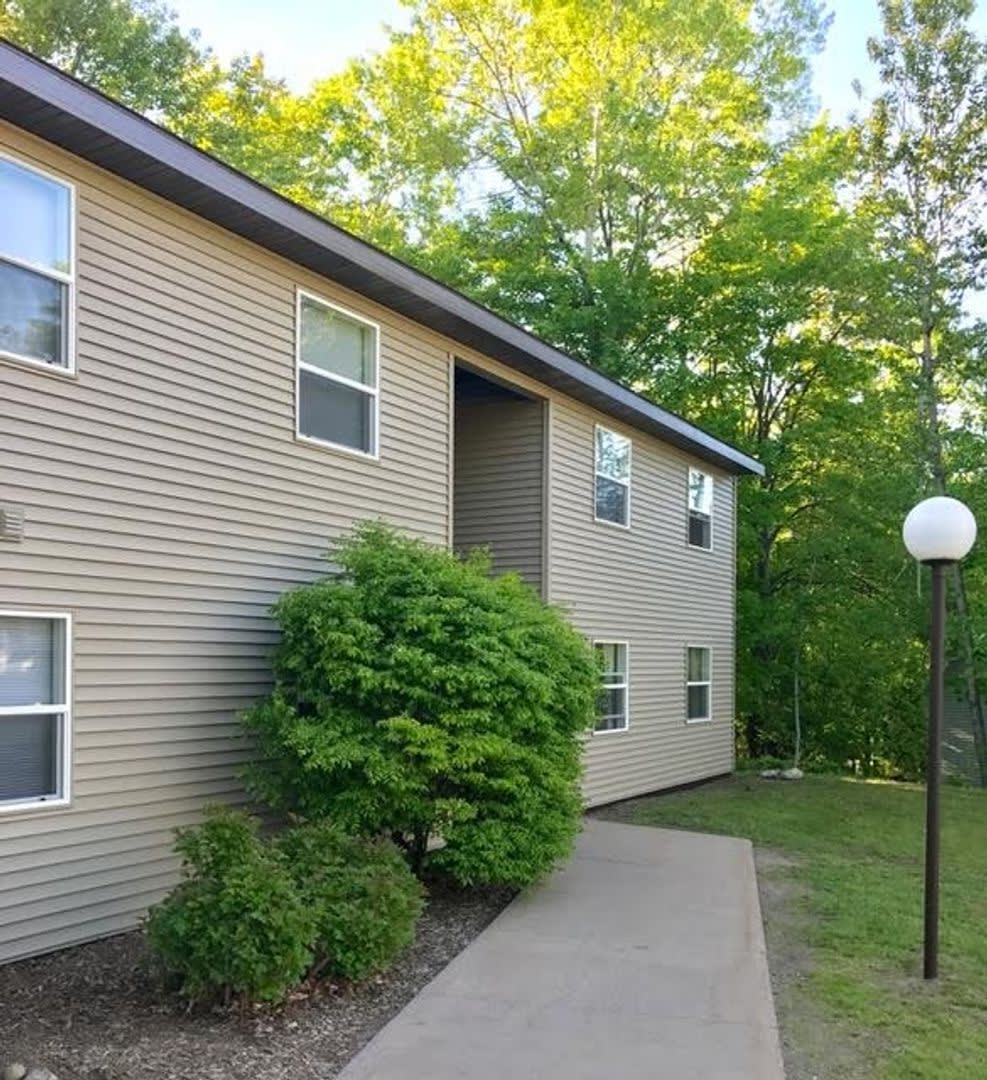 Woodview Village Apartments – photo 2