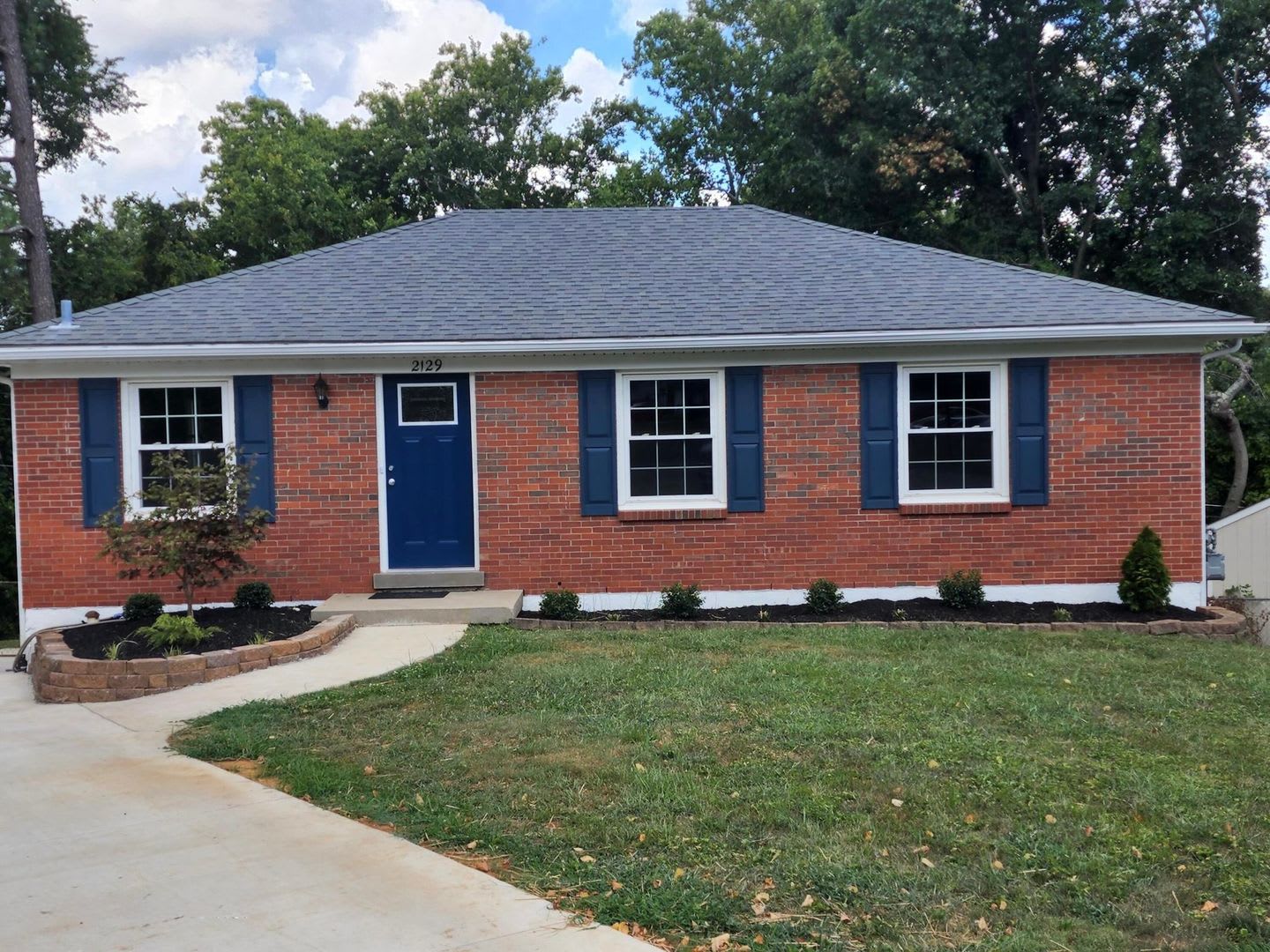 3 bedroom home with unfinished basement in 40223 – photo 1