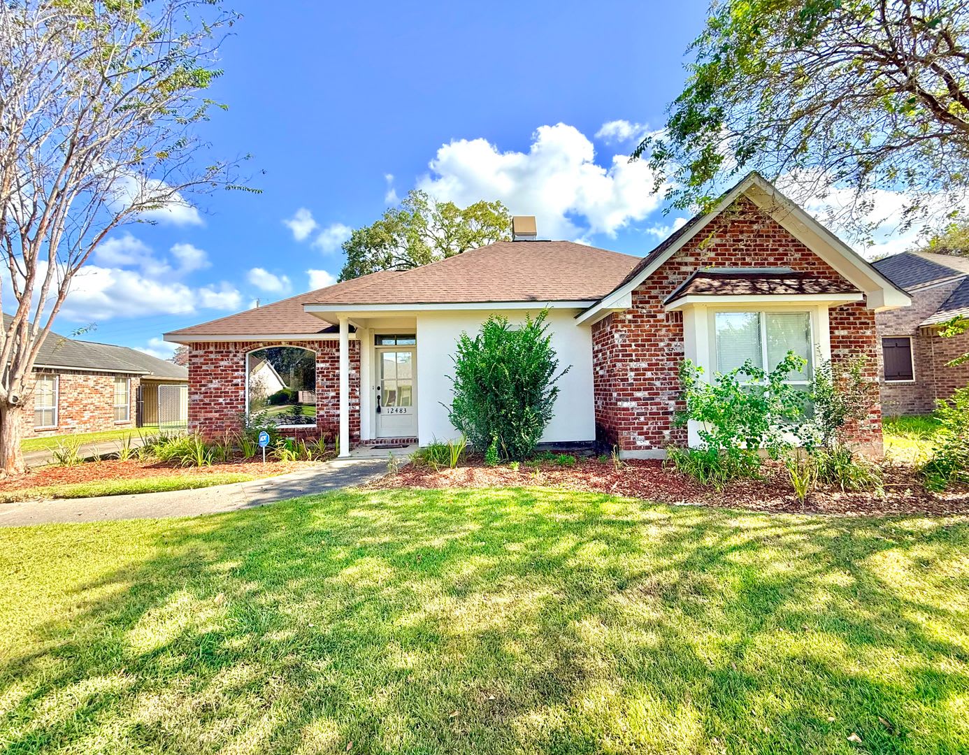 3 Bed, 2 Bath Home with Large Backyard in Fairmont Subdivision – photo 2