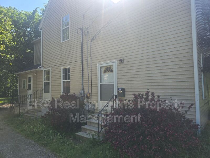1370 East Ave – photo 4