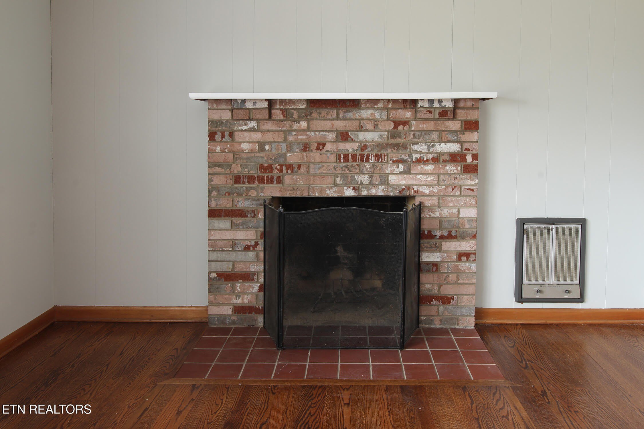 7101 Rollins Rd – photo 4