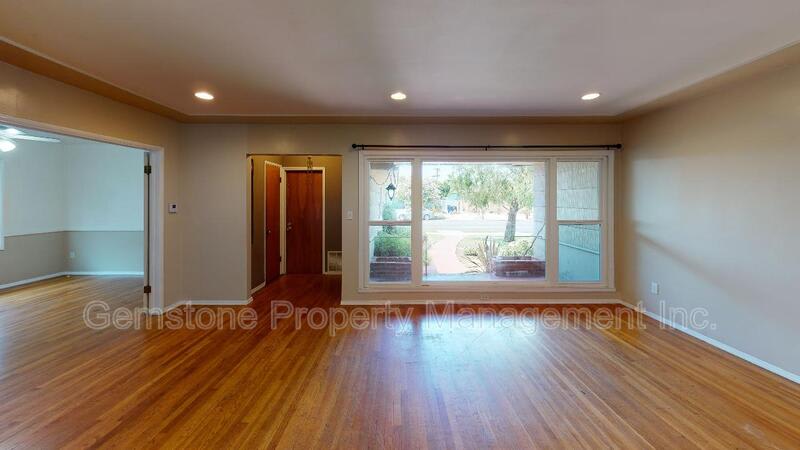 4947 63rd St – photo 2