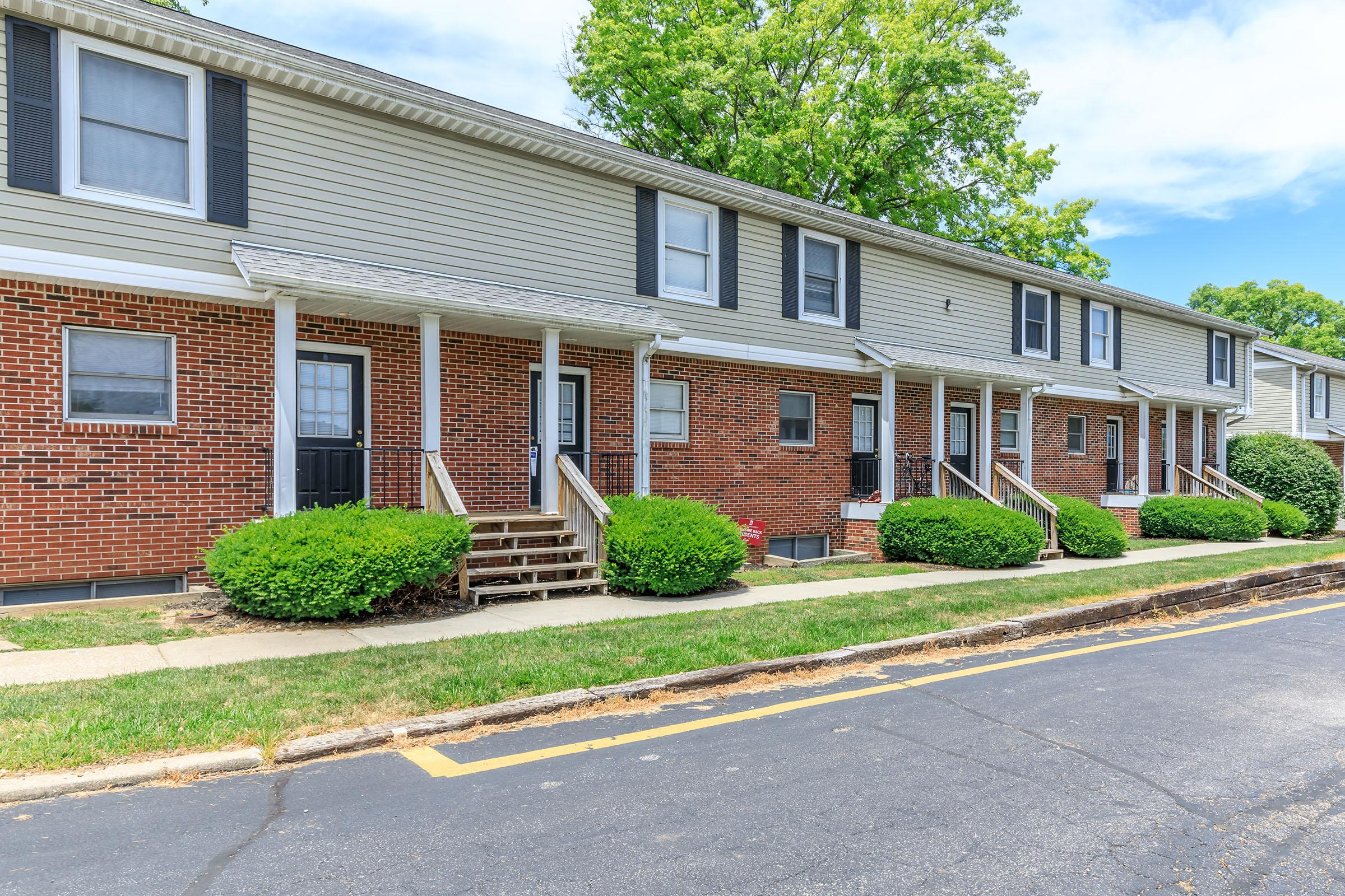 Townhouses on 10th – photo 1