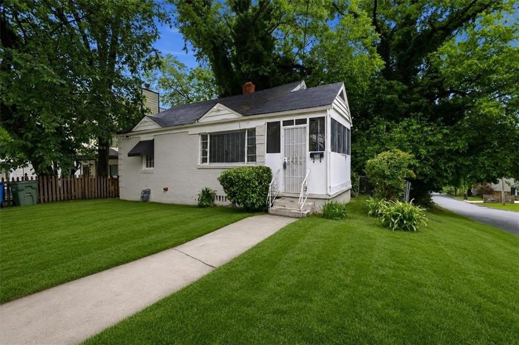 154 Lawton Street SW – photo 2