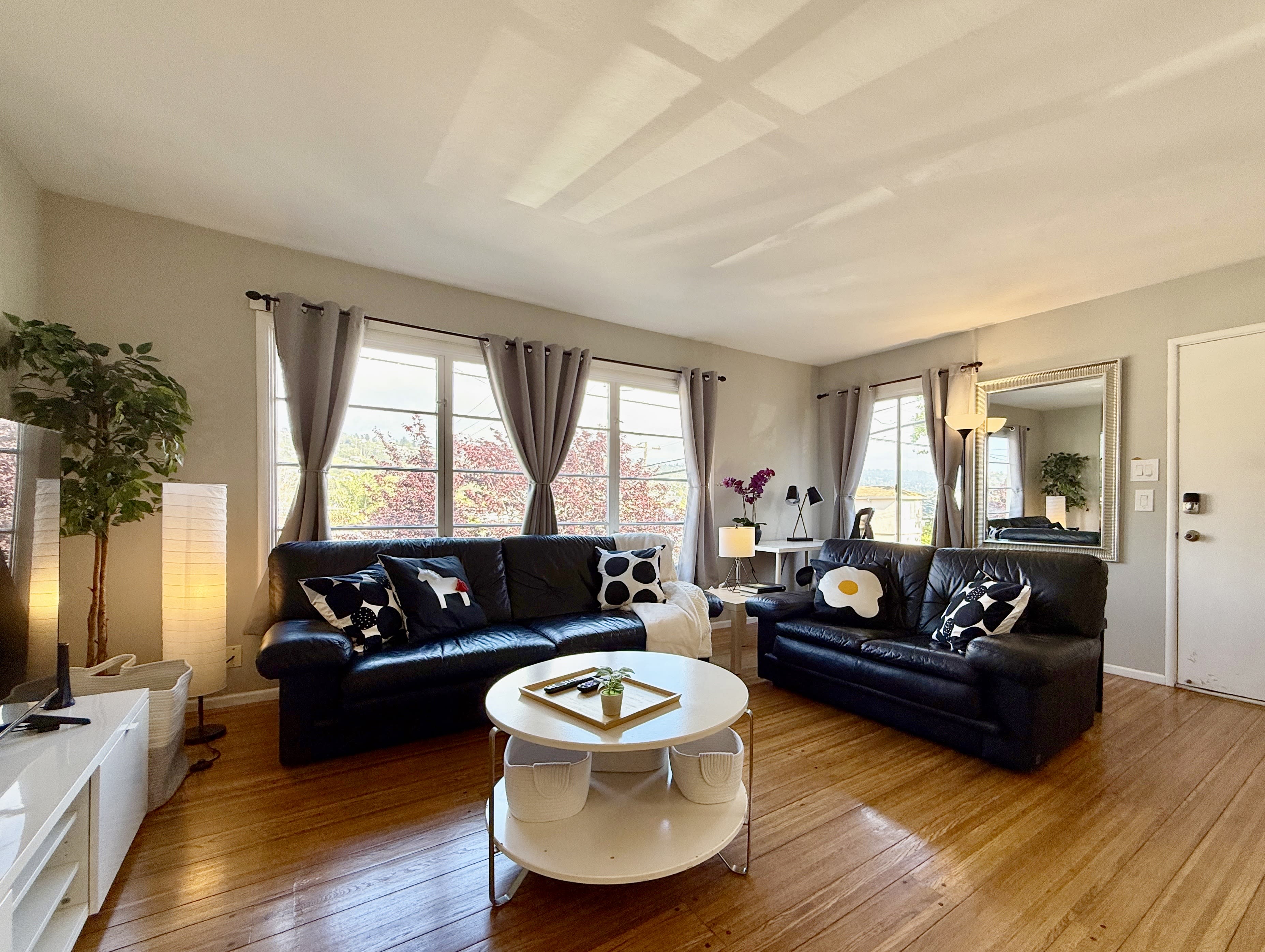 6131 Burlingame Avenue – photo 2